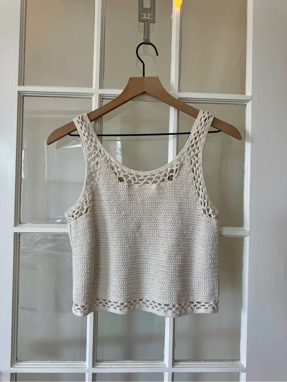 Newport News Vintage Cream Crochet Tank Top with Purple Flowers Summer Cottage - Picture 6 of 8